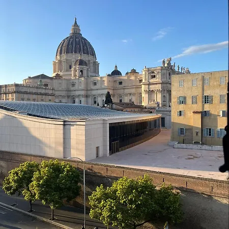 Wake Up To St Peter S - Spectacular Vatican View Apartment-3